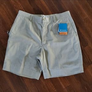NWT 8" Columbia Flat Front Shorts